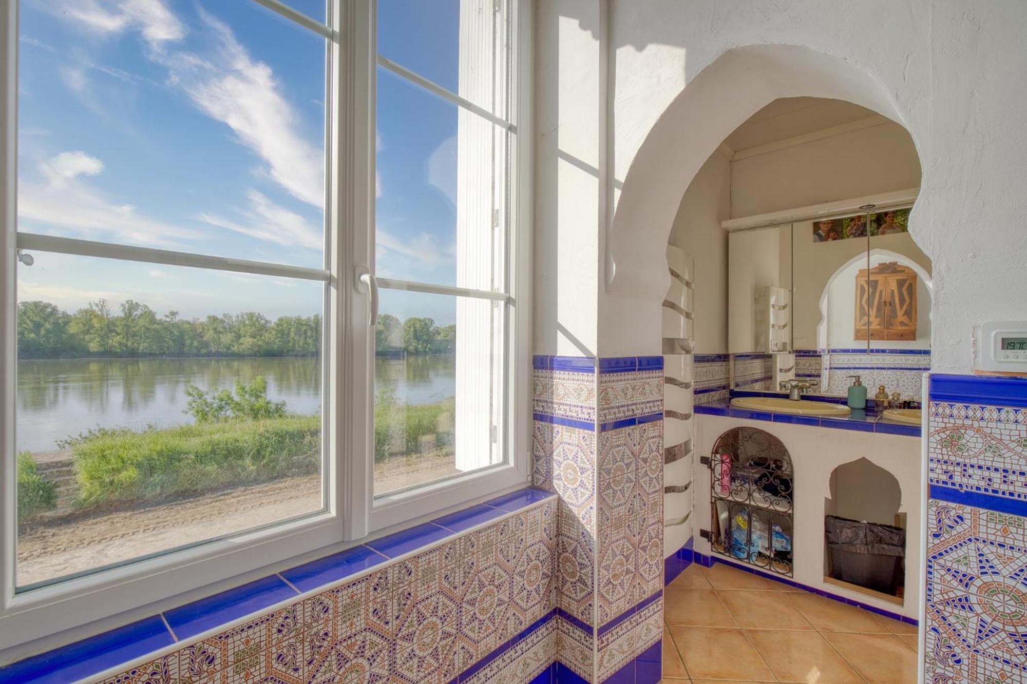 Jacuzzi Et Vue Sur Loire - Maison D'Hotes L'Odyssee La Chapelle-sur-Loire Exterior foto